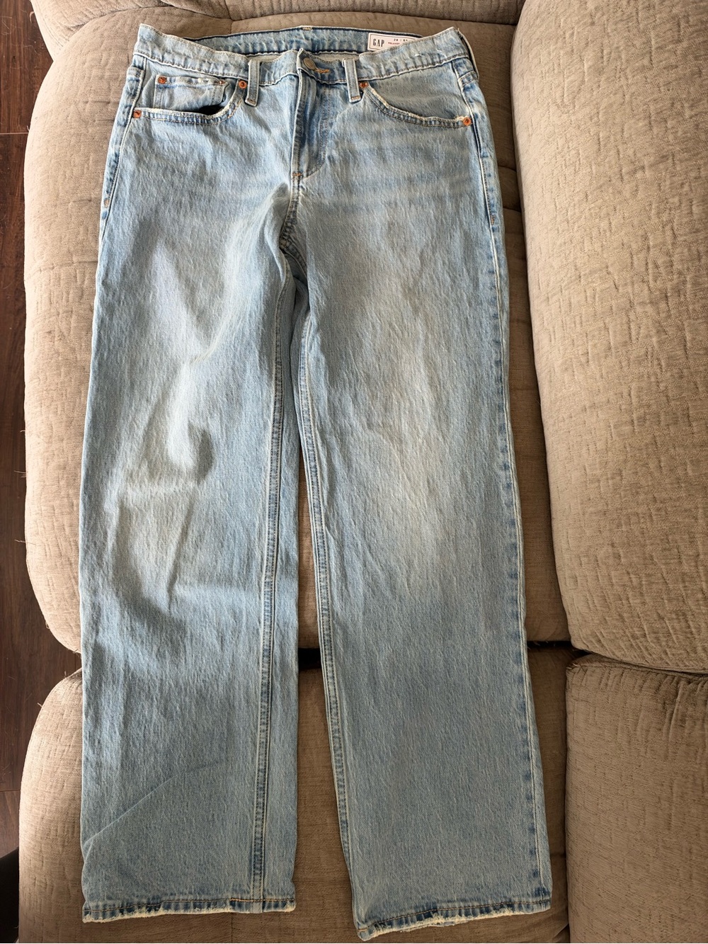 GAP Mid Rise Relaxed Straight Jeans Light Wash Size 28/6 Regular